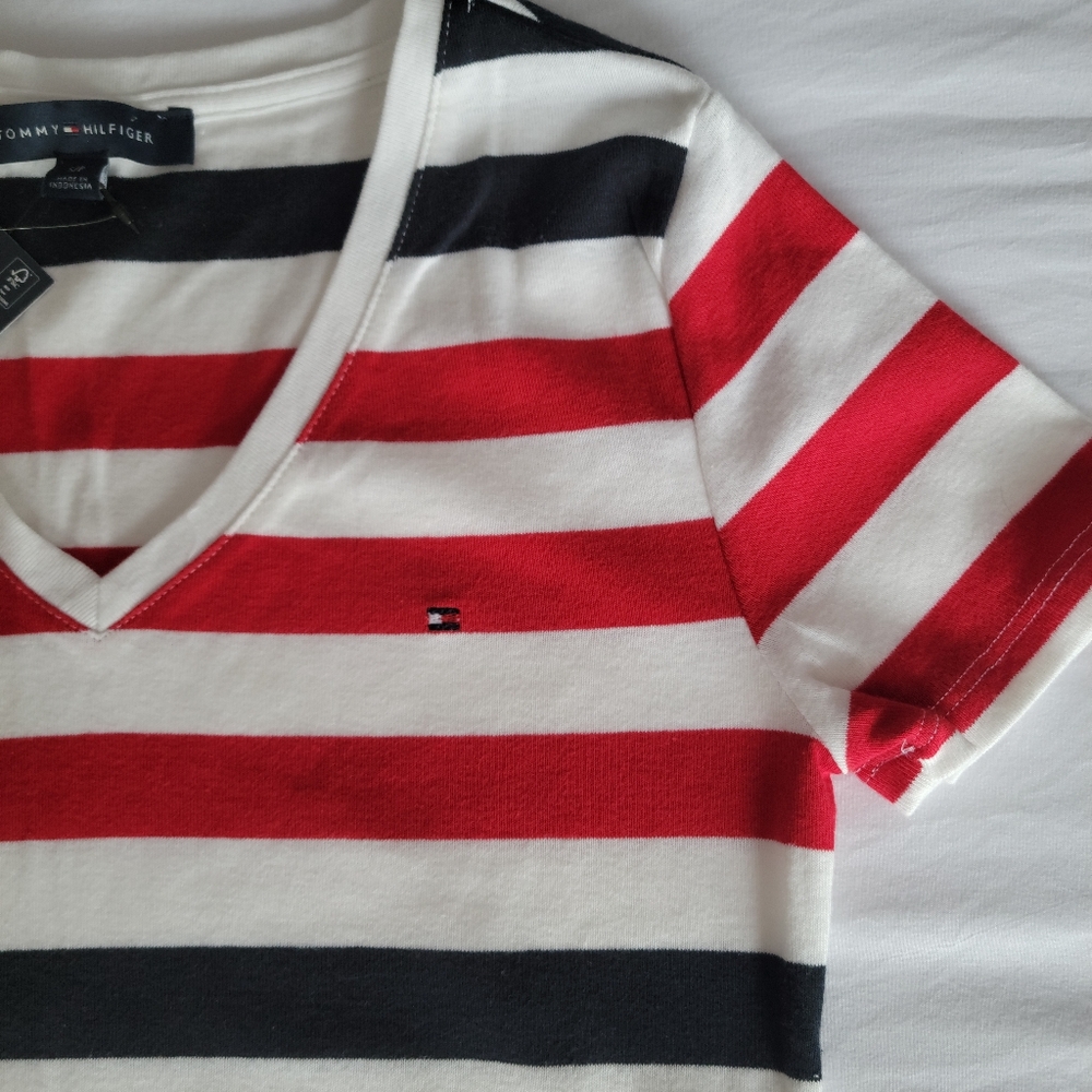 Tommy Hilfiger Women's V-neck, size S